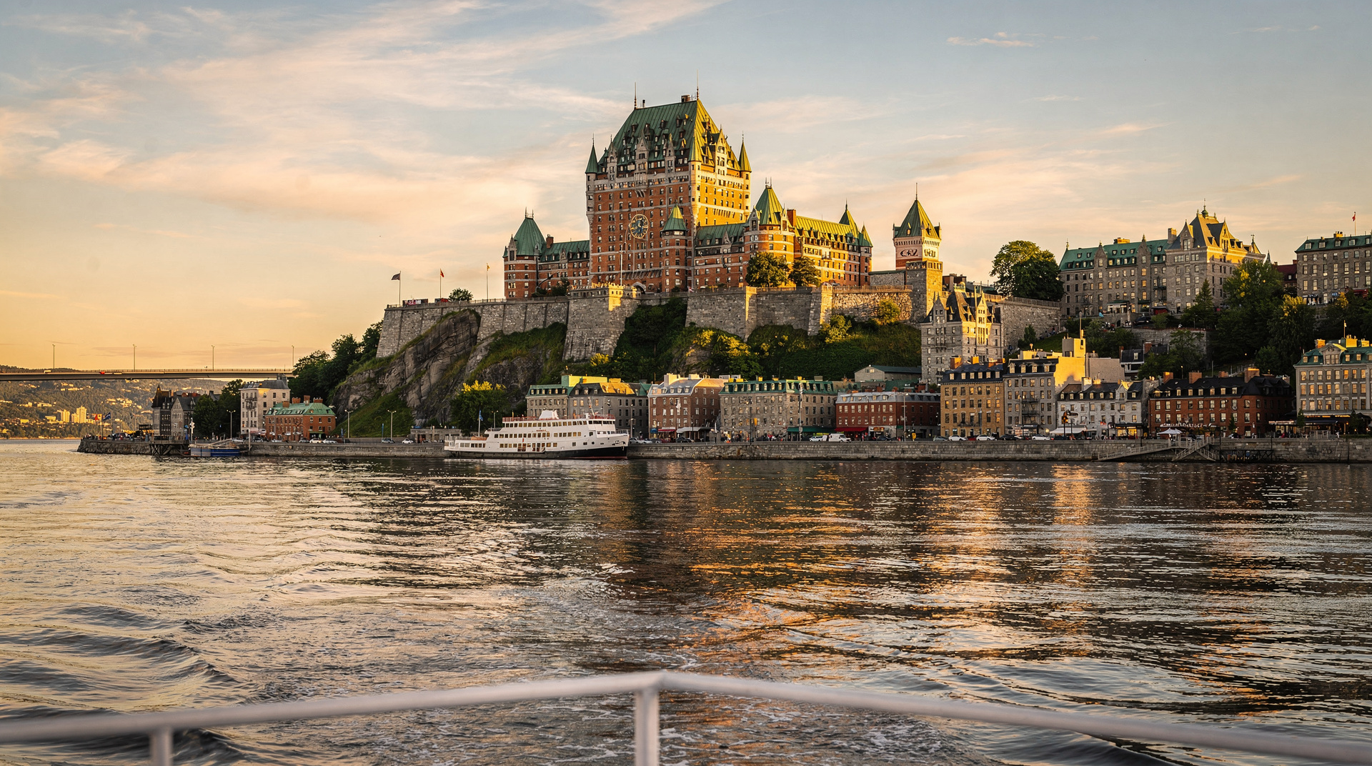 Pourquoi je suis tombé amoureux du Québec — Un essai personnel sur ce qui rend le Québec différent : la langue, l'hiver, les
