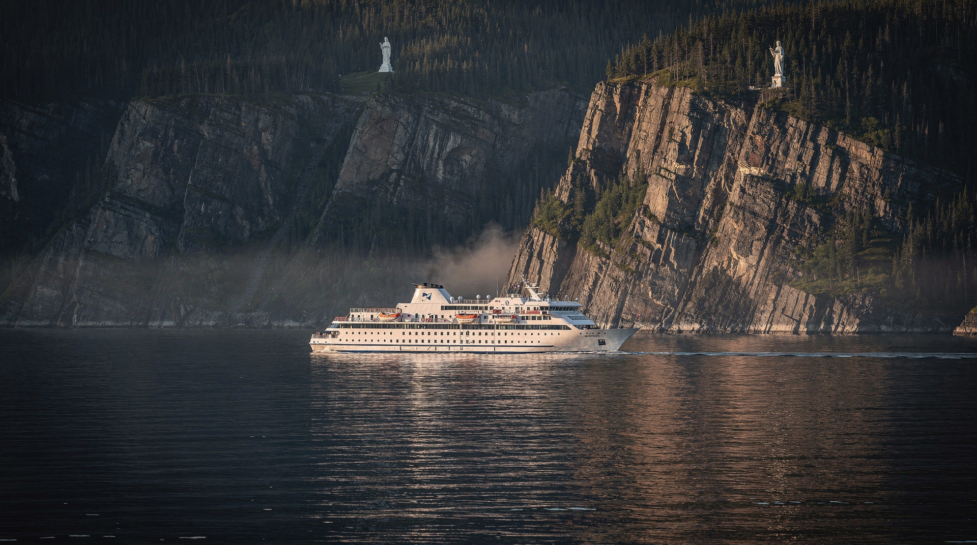 Saguenay-Fjord Kreuzfahrt: ehrliche Bewertung — Ehrliche Bewertung der klassischen 3-Stunden-Saguenay-Fjord-Kreuzfahrt: Landscha